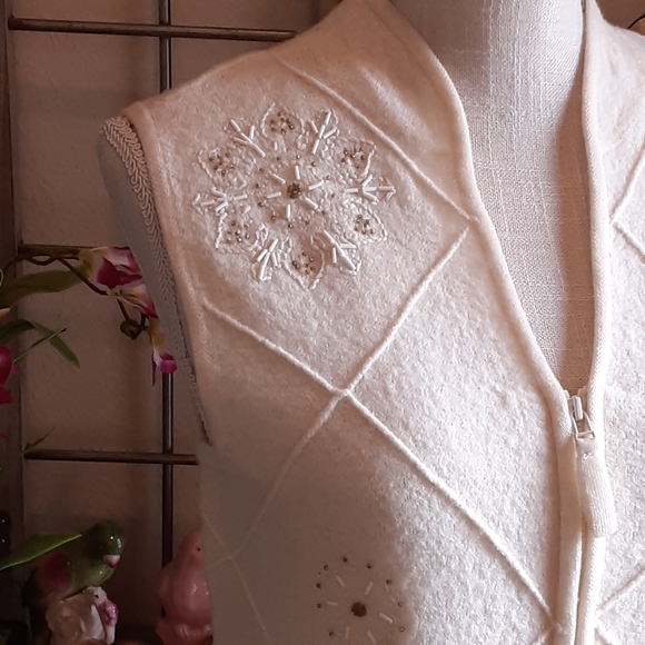 CHARTER CLUB Petite Merino Wool Beaded Front Zip Sleeveless Vest Eggshell - Picture 8 of 11